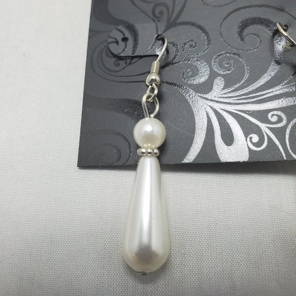 Simple Pearl dangle earring (fish hook) silver - Picture 3 of 4